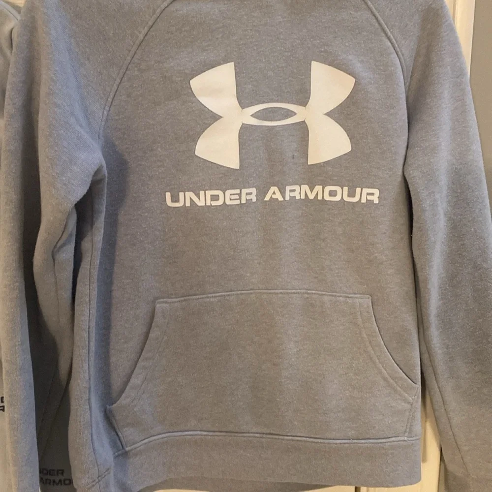 Bundle of two under Armour hoodies